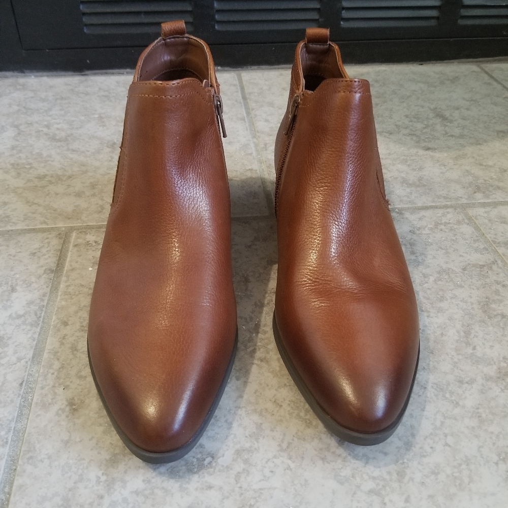 Brand new Naturalizer Ankle Boots size 8, brown